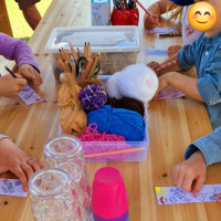 Kinder basteln Alpaka-Lesezeichen